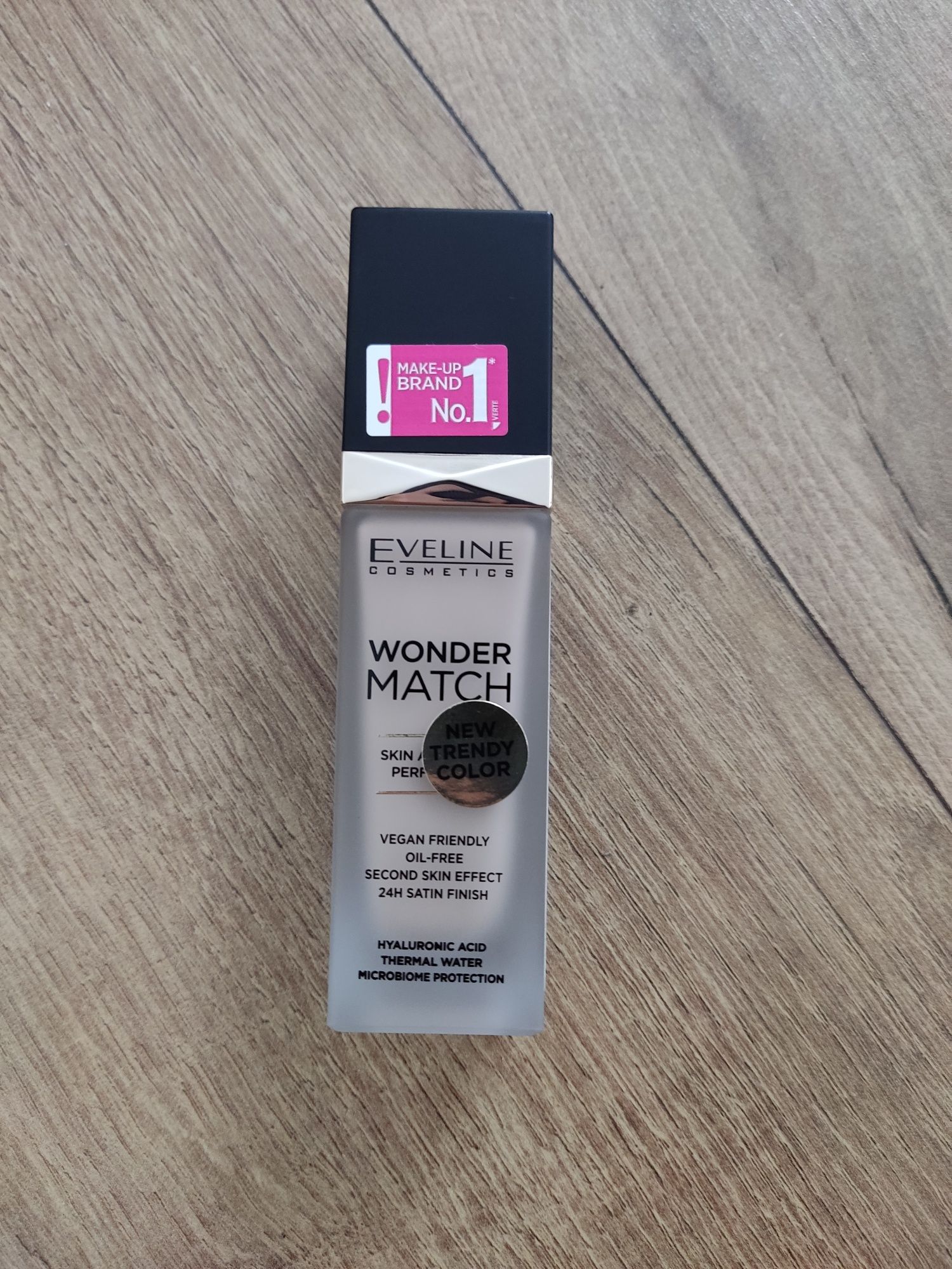 Podkład Eveline Cosmetics Wonder Match