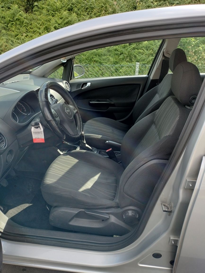 Opel corsa D 174000km
