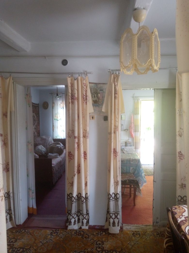 Продається частина будинку по вул Партизанська