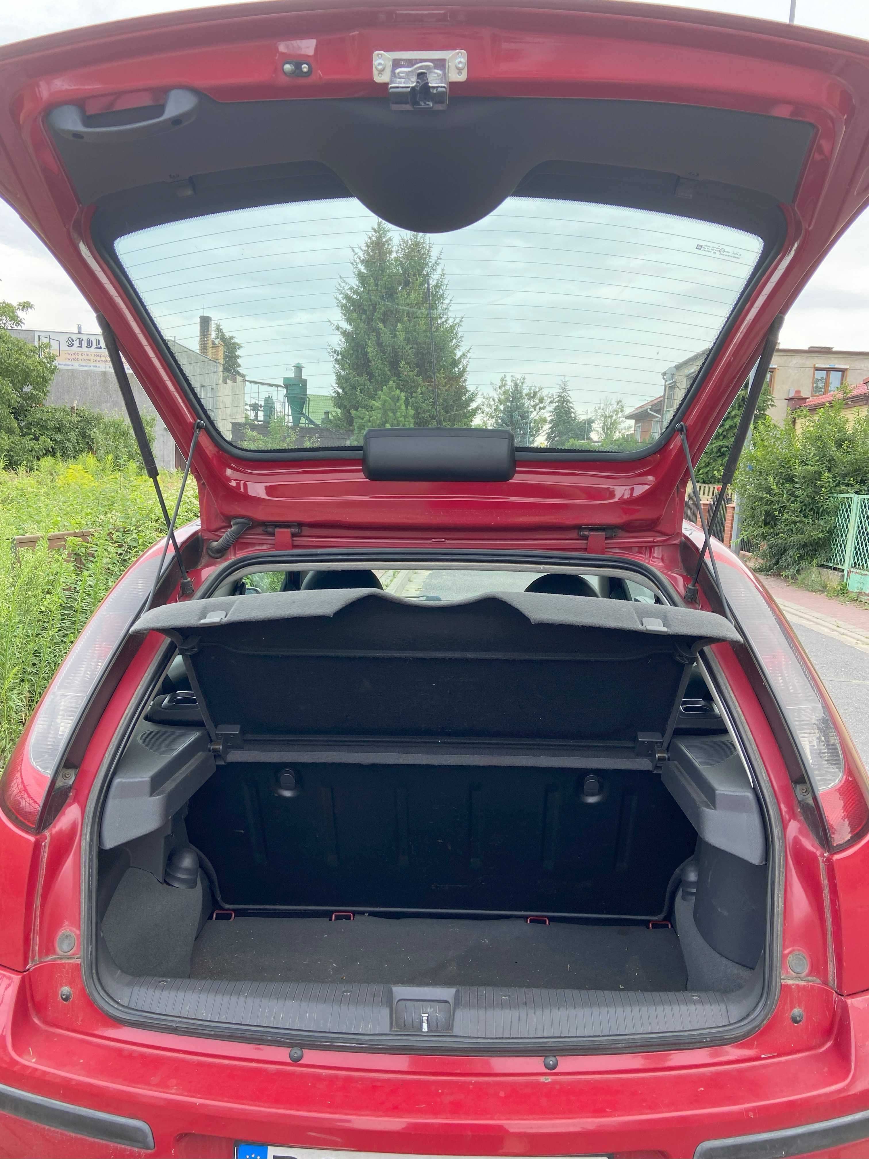 Opel Corsa C 2004 - na części
