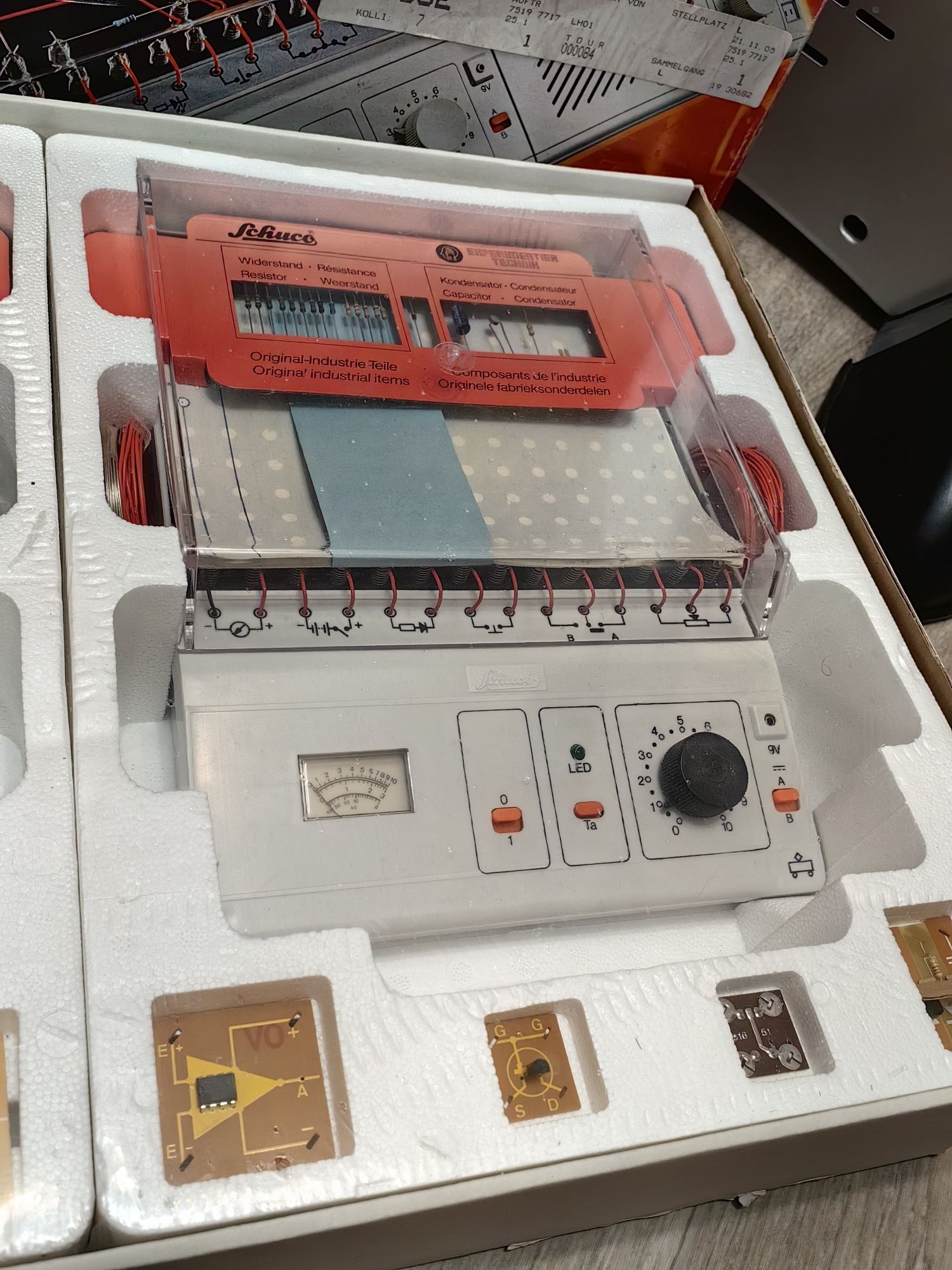 Schuco D6104 Electronic Profi Lab Nowy zafoliowany 330 eksperyment