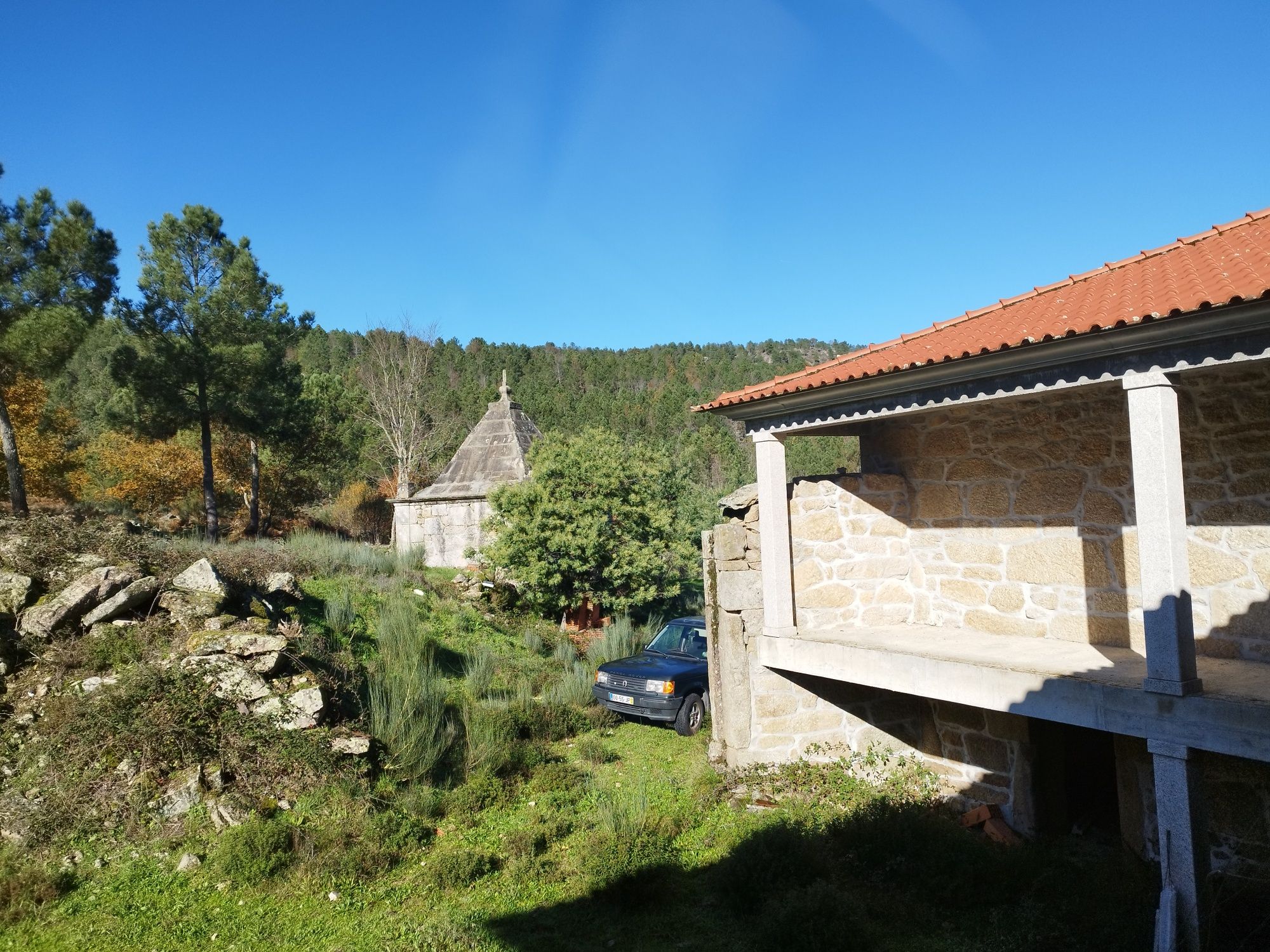 Quinta 7.2 hectares com casa de brasão e com capela