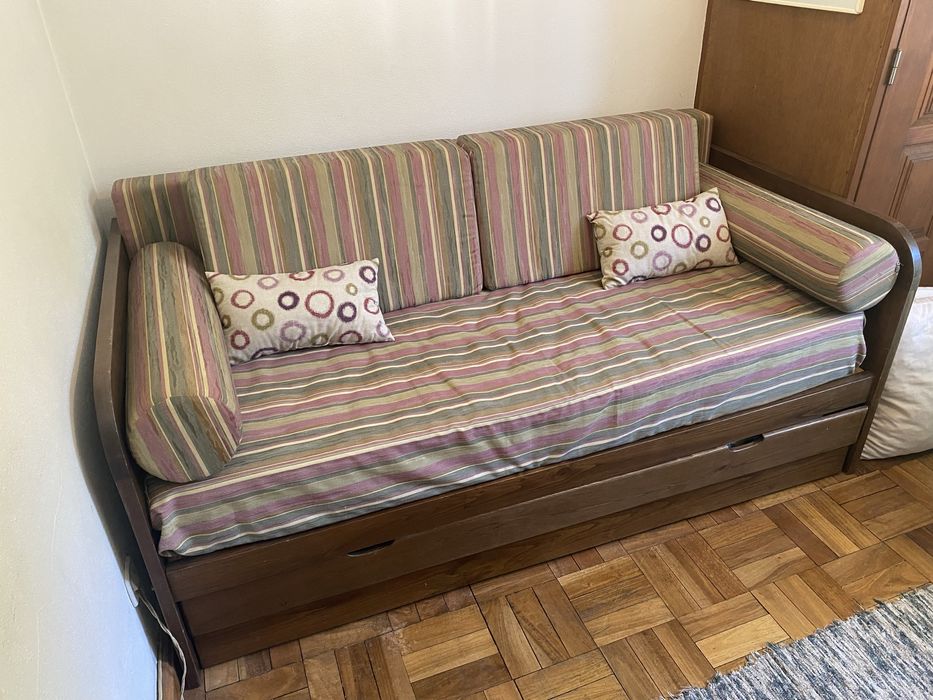 Sofá-cama com gaveta c/colchão