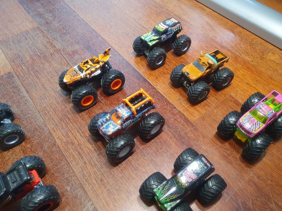 Zestaw Hot wheels Monster trucks 6szt z dodatkami 8szt wrex, Mattel in