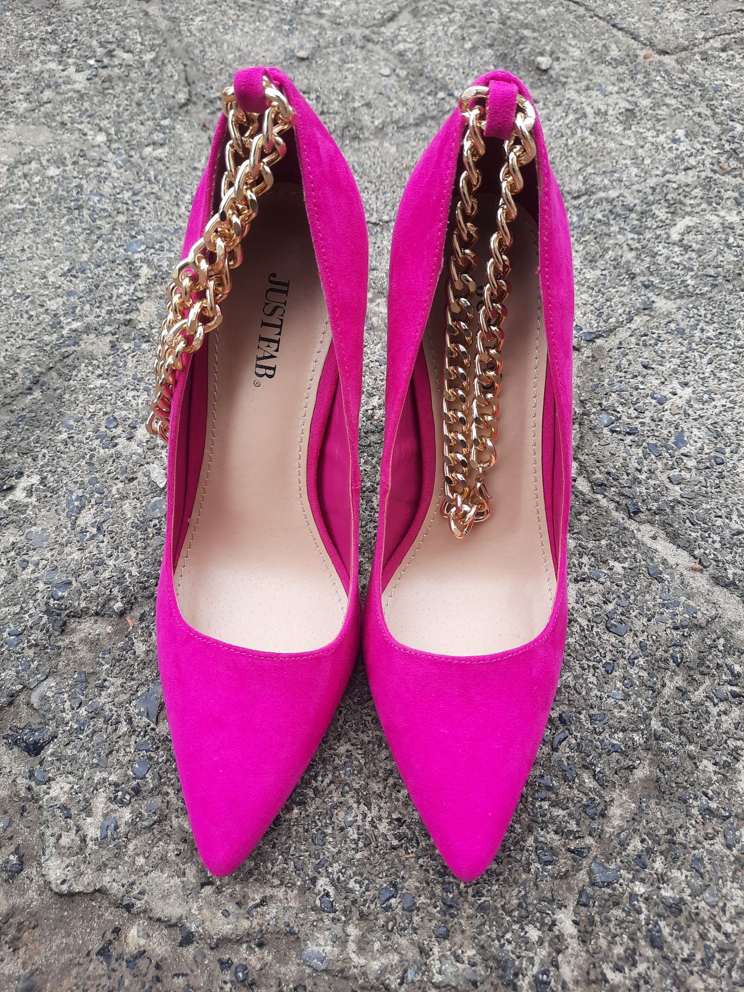 Яркие туфли лодочки Justfab на каблуке с цепочкой  р39