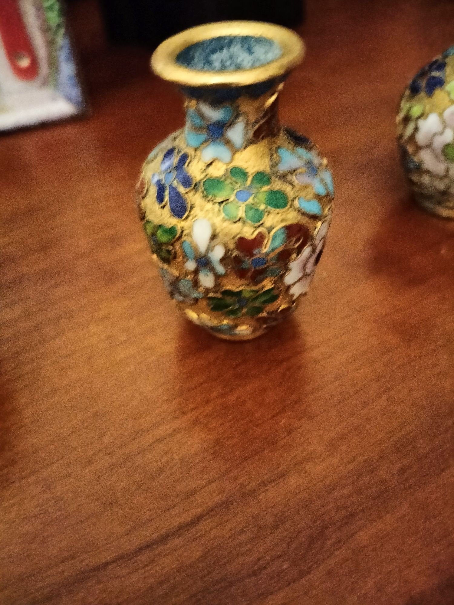 Jarras em miniatura em esmalte closonne chinês
