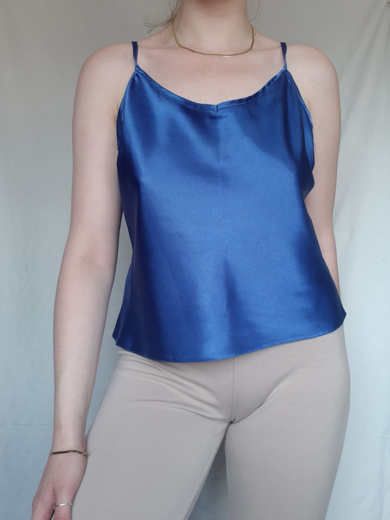 Niebieska chabrowa satynowa bluzka na ramiączka 42 XL oversize