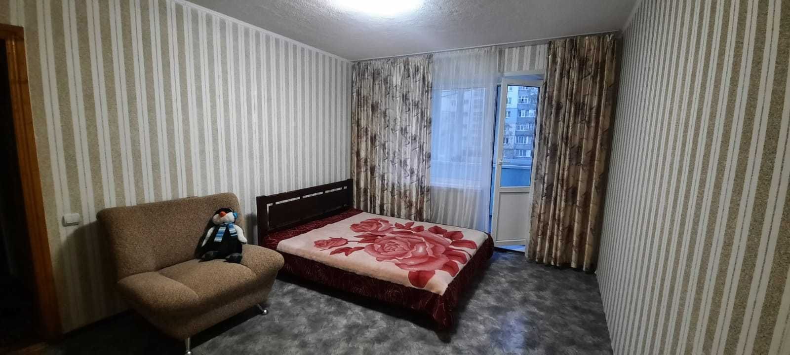 2кiм. Квартира ТРЦ Лавина та озера Чеха 2 поверх Подобово, Погодинно