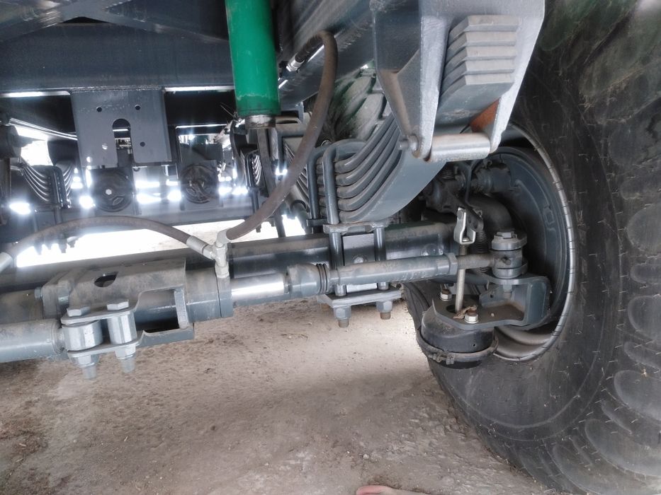 Напівпричіп тракторний самоскидний зерновоз