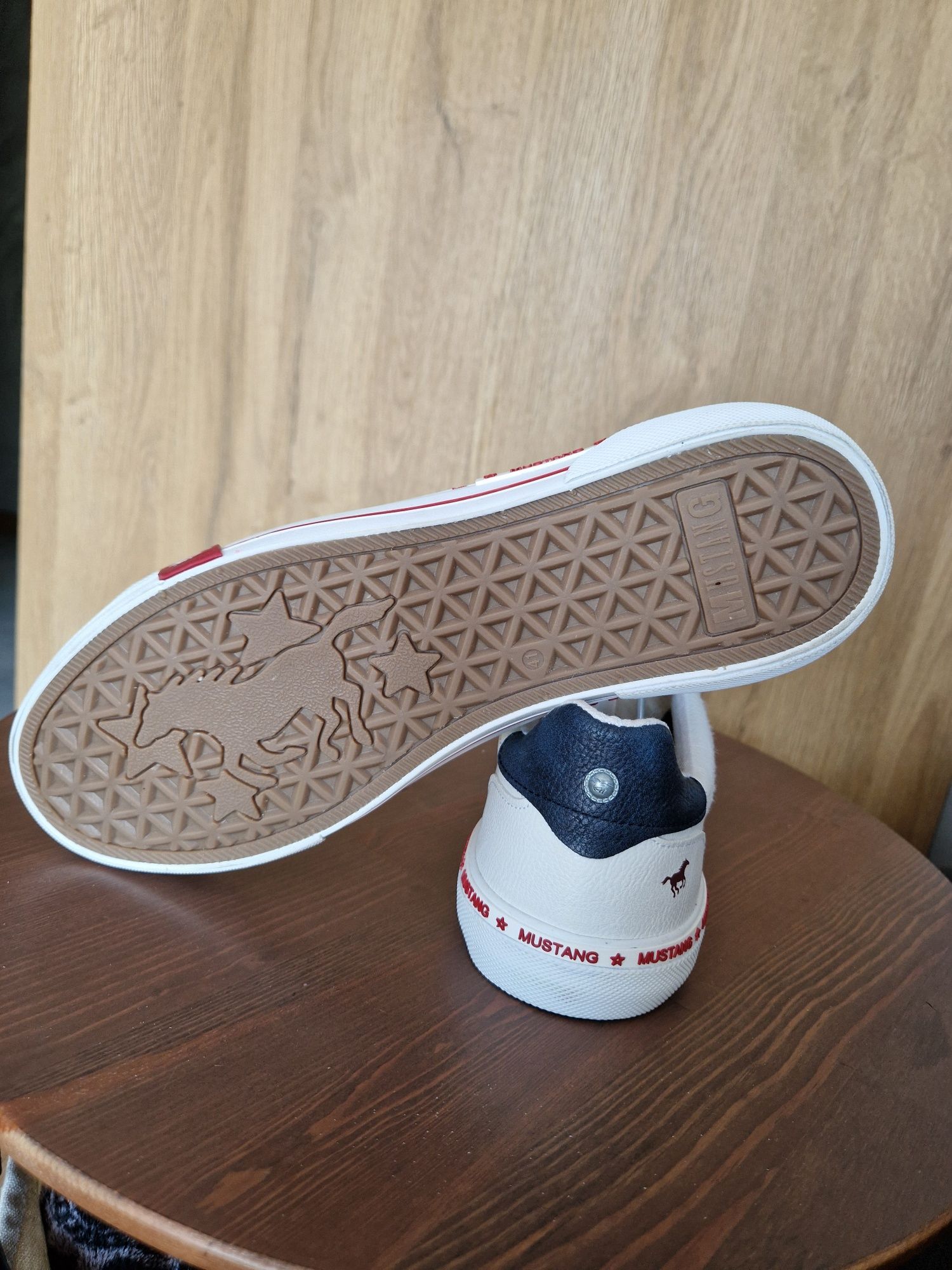 NOWE buty MUSTANG sneakersy adidasy półbuty białe r. 41