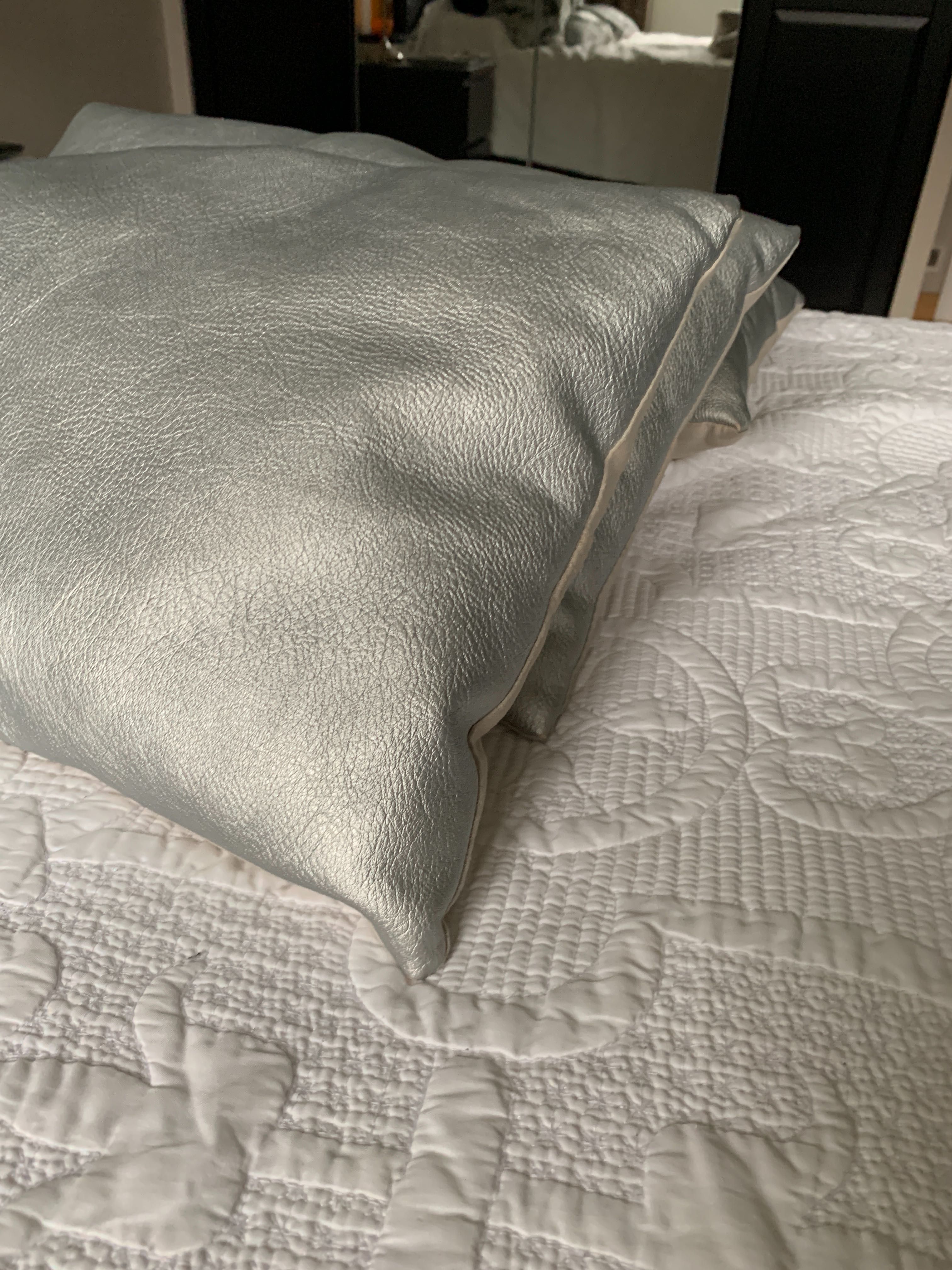 Komplet poduszek zara home, dekoracyjne poduszki srebrne