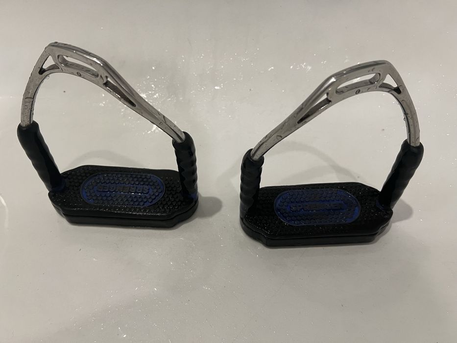 Стремена безопасные sprenger чёрного цвета