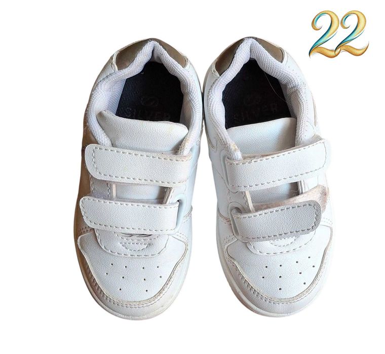 Sapatilhas Brancas 22