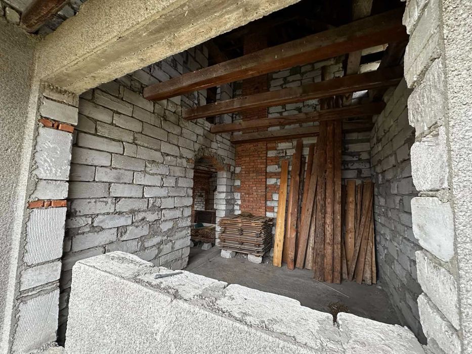 Продається будинок в с. Середнє Водяне