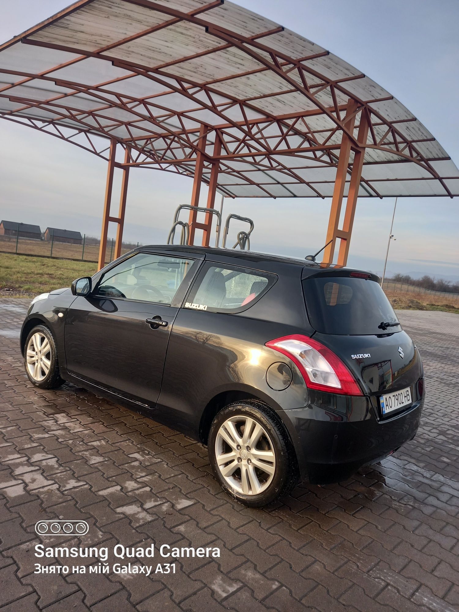 Машина Suzuki Swift 2014p