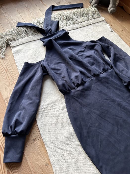 Sukienka Missguided z odkrytymi ramionami i plecami ołówkowa S