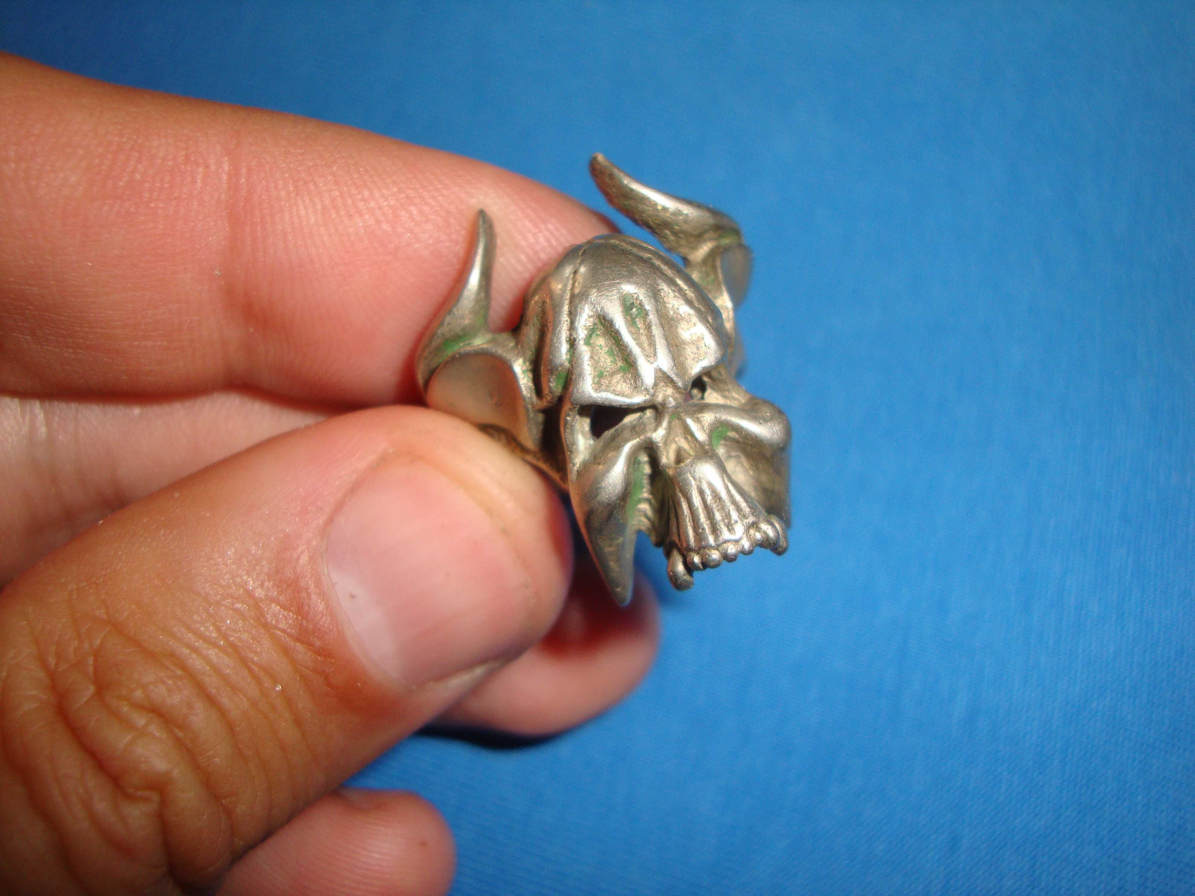 Мужской перстень череп с рогами, размер 18, мельхиор