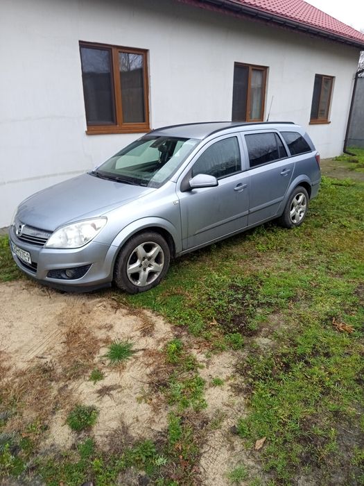 Sprzedam astra h 1.9cdti na chodzie 80 procent sprawna