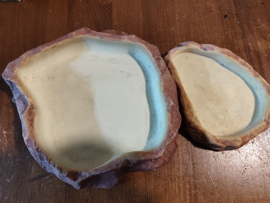 Miseczki Eko Terra i domek gipsowy dla gada