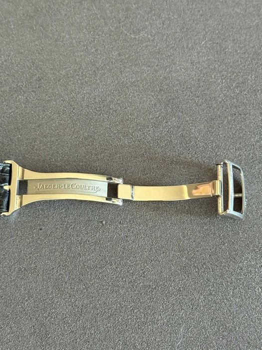 Relógio Jaeger-LeCoultre Master Ultra Thin, modelo 145.8.79, 34 mm