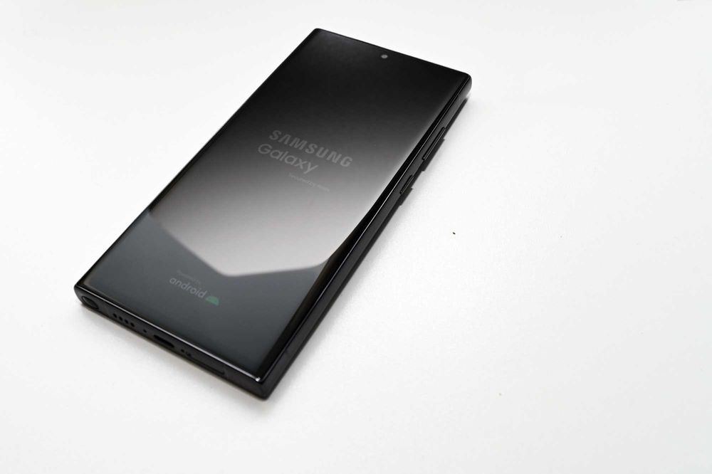 Samsung S23 Ultra 256gb - nowy ekran po  przełącza się sam
