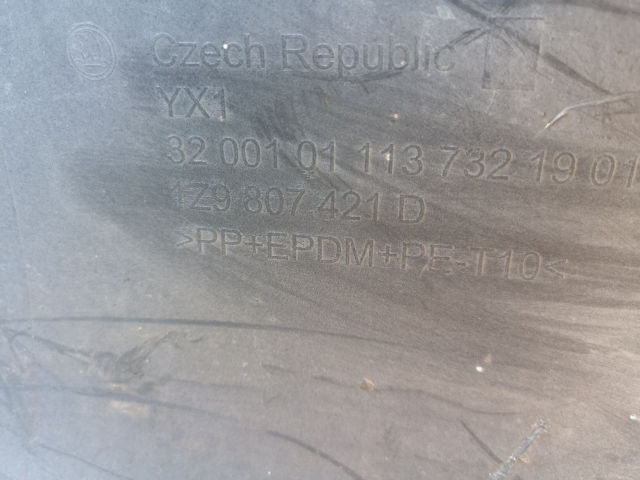 Бампер Skoda Octavia A5 Scout Скаут 1Z9807421D