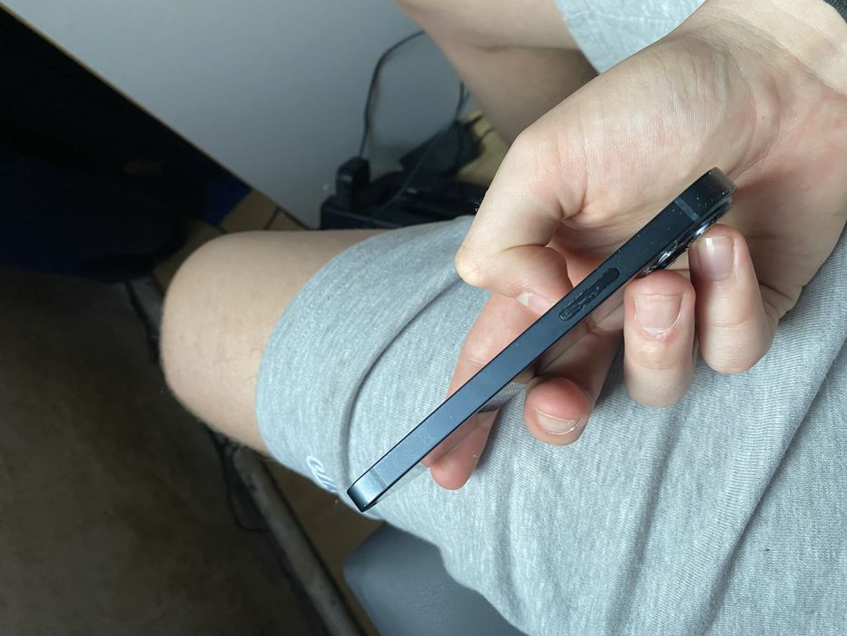 Iphone 13 mini bateria 93%