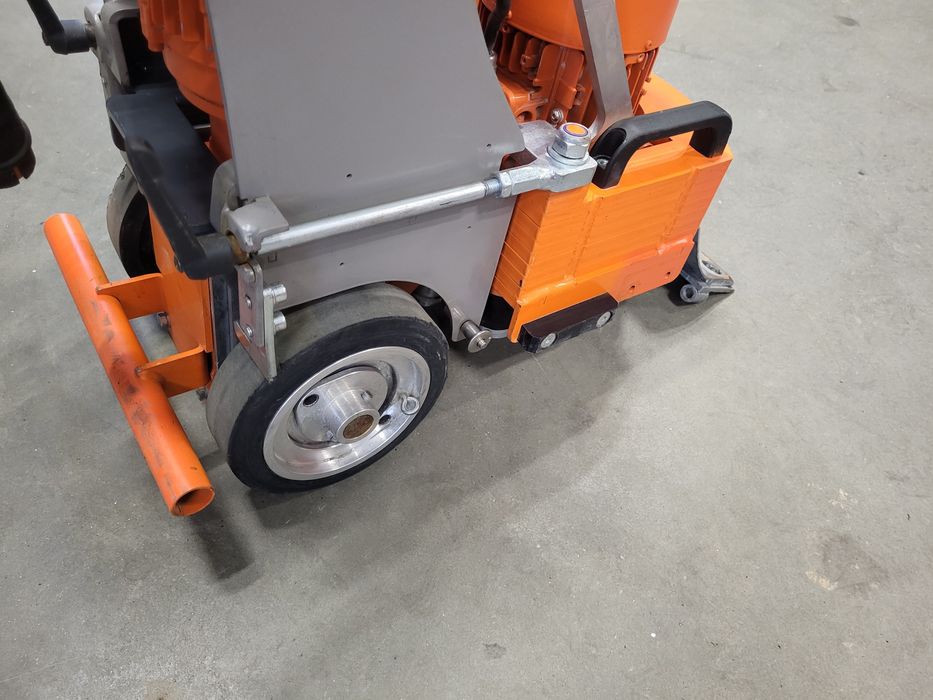 Skrobak podłogowy Husqvarna BS75 zrywarka podłogowa Blastrac 230V