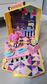 Kookyloos zestaw cukiernia Tiffany Bakery walizka lalka akcesoria