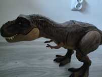 Jurassic World Dinozaur z dzwiękiem