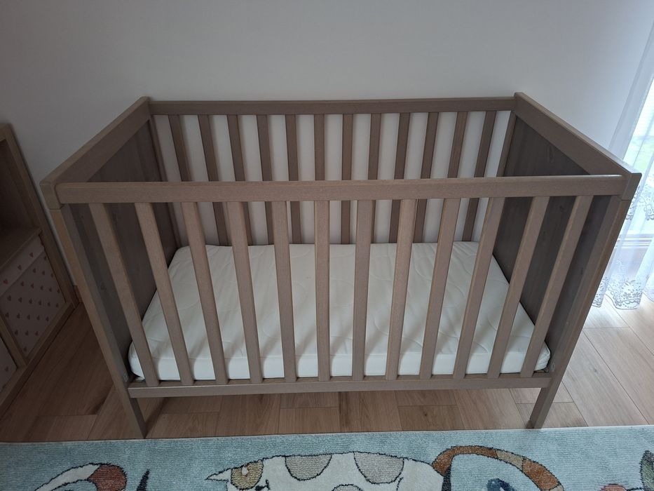 Łóżeczko Ikea Sandvik 120x60 w kolorze capuccino + materacyk