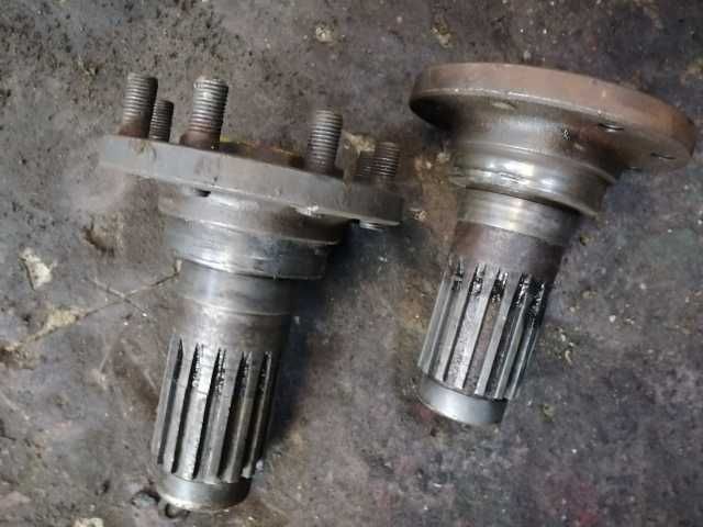 Wał-Piasta koła tył, Ursus c325,stan Dobry,Sprawne