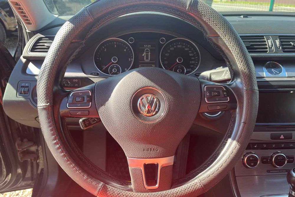 Volkswagen Passat 2011