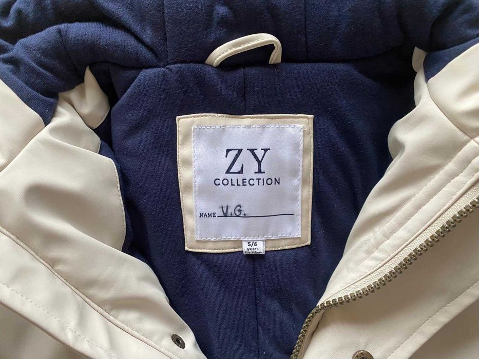 Casaco com capuz impermeável da Zippy