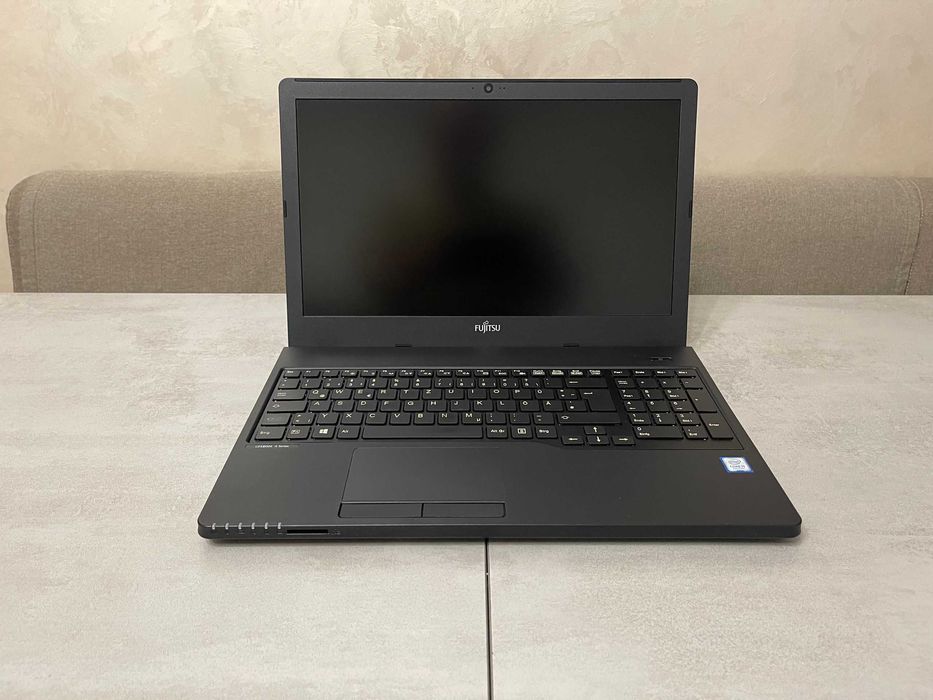 Ноутбук Fujitsu LifeBook A557, 15,6" FHD IPS, i5-7200U, 16GB 250GB SSD