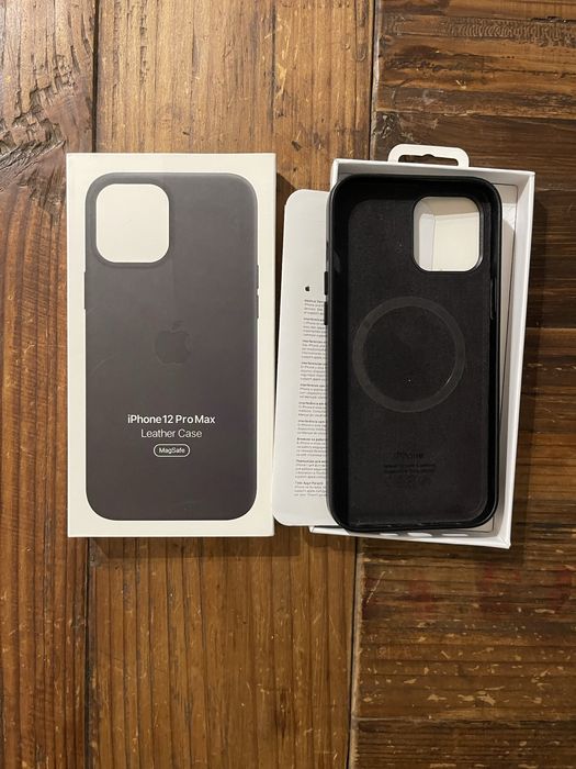 Capa Iphone 12 Pro Max em pele Preta