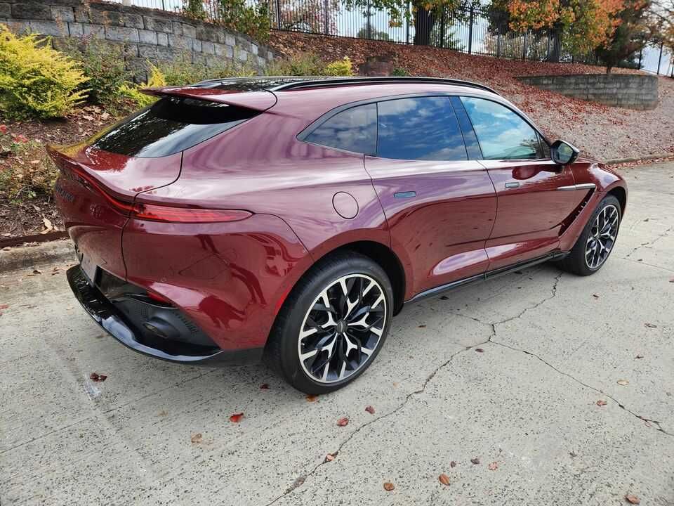 2021 Aston Martin DBX