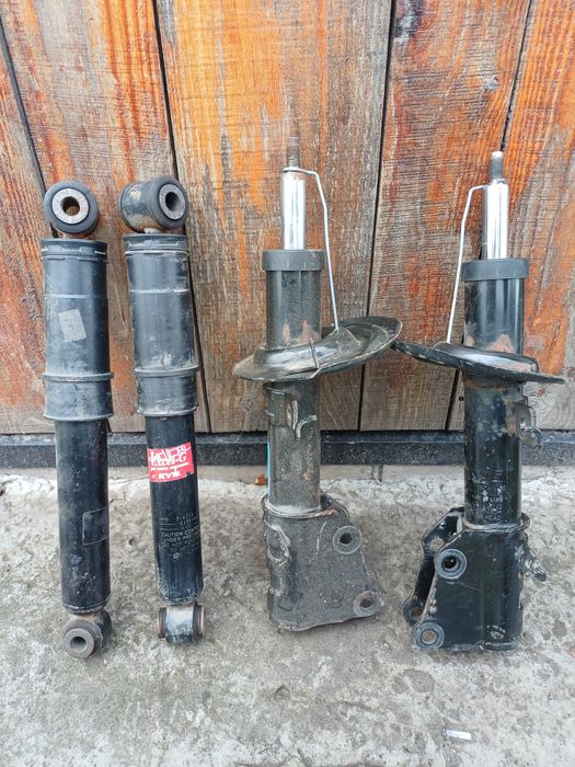 Стойки та амортизатори, стійки рено кенго 2