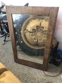 Duże lustro z drewnianą ramą zdobieniami PRL antyk