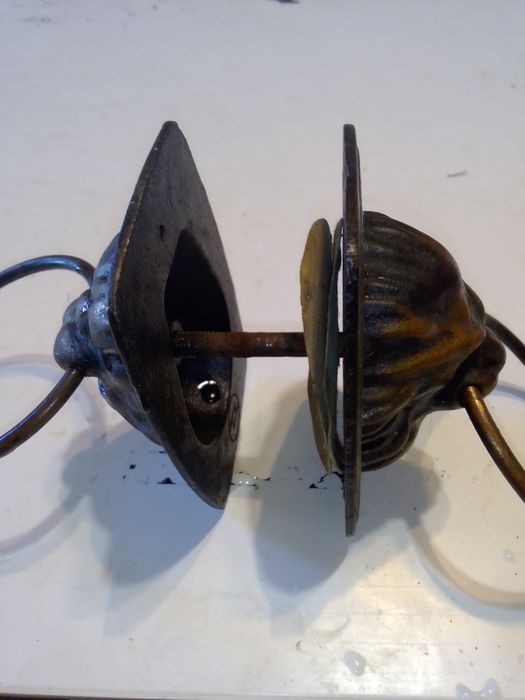 Ручка металлическая для дверей реаритетная