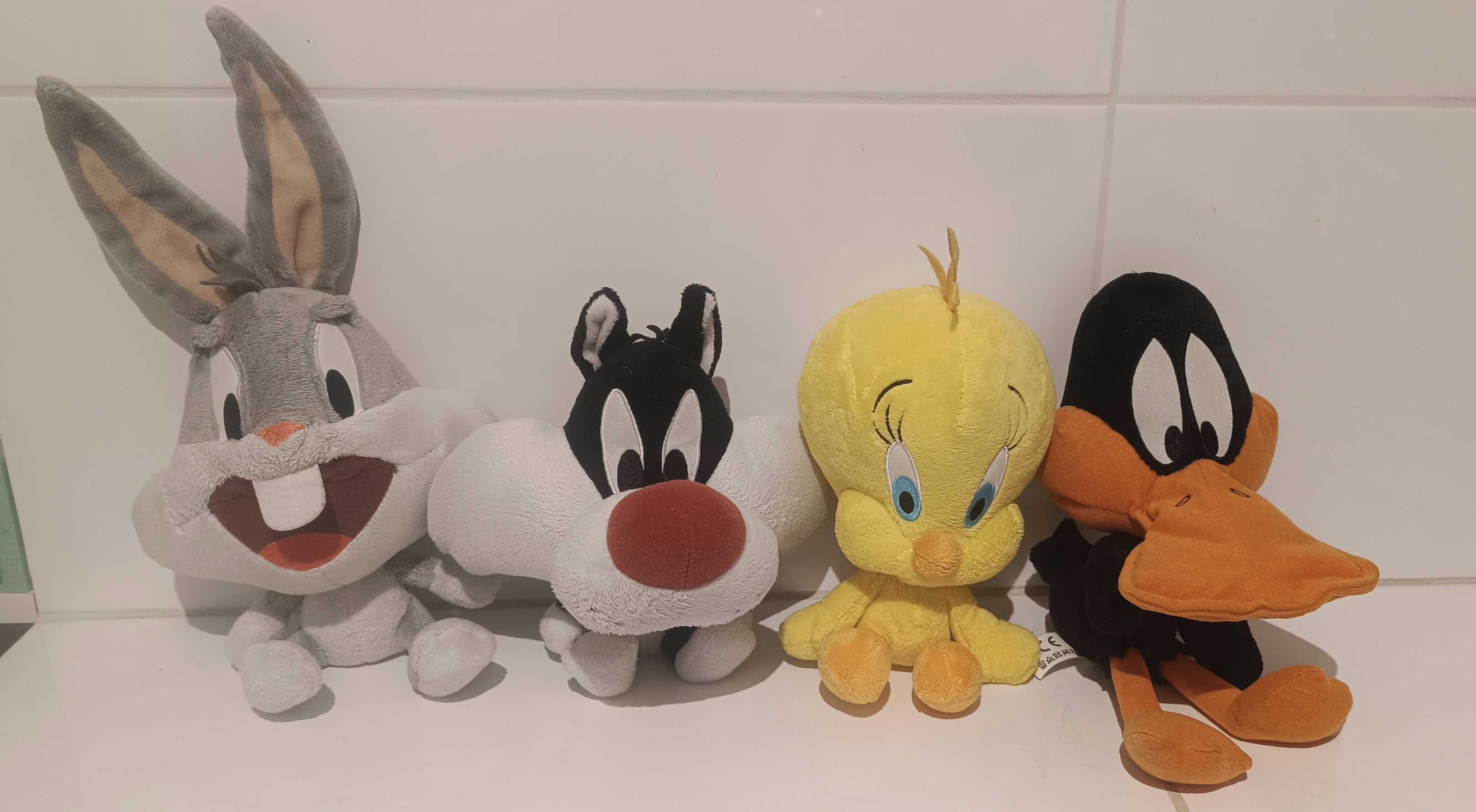 Królik Bugs , Kaczor Daffy, Kot Sylwester i Kanarek Tweety - maskotki