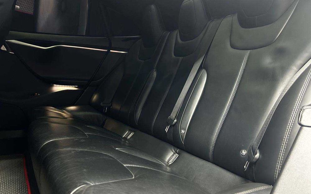Tesla Model S 2015
