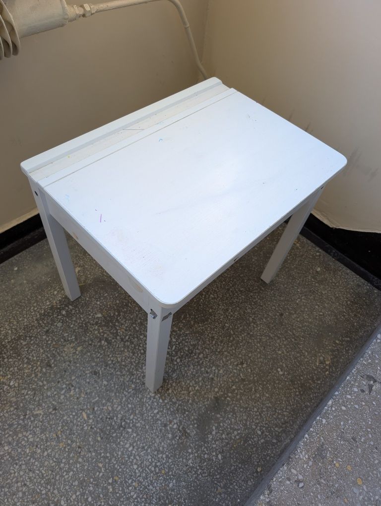 Biurko z krzesełkiem Ikea Sundvik