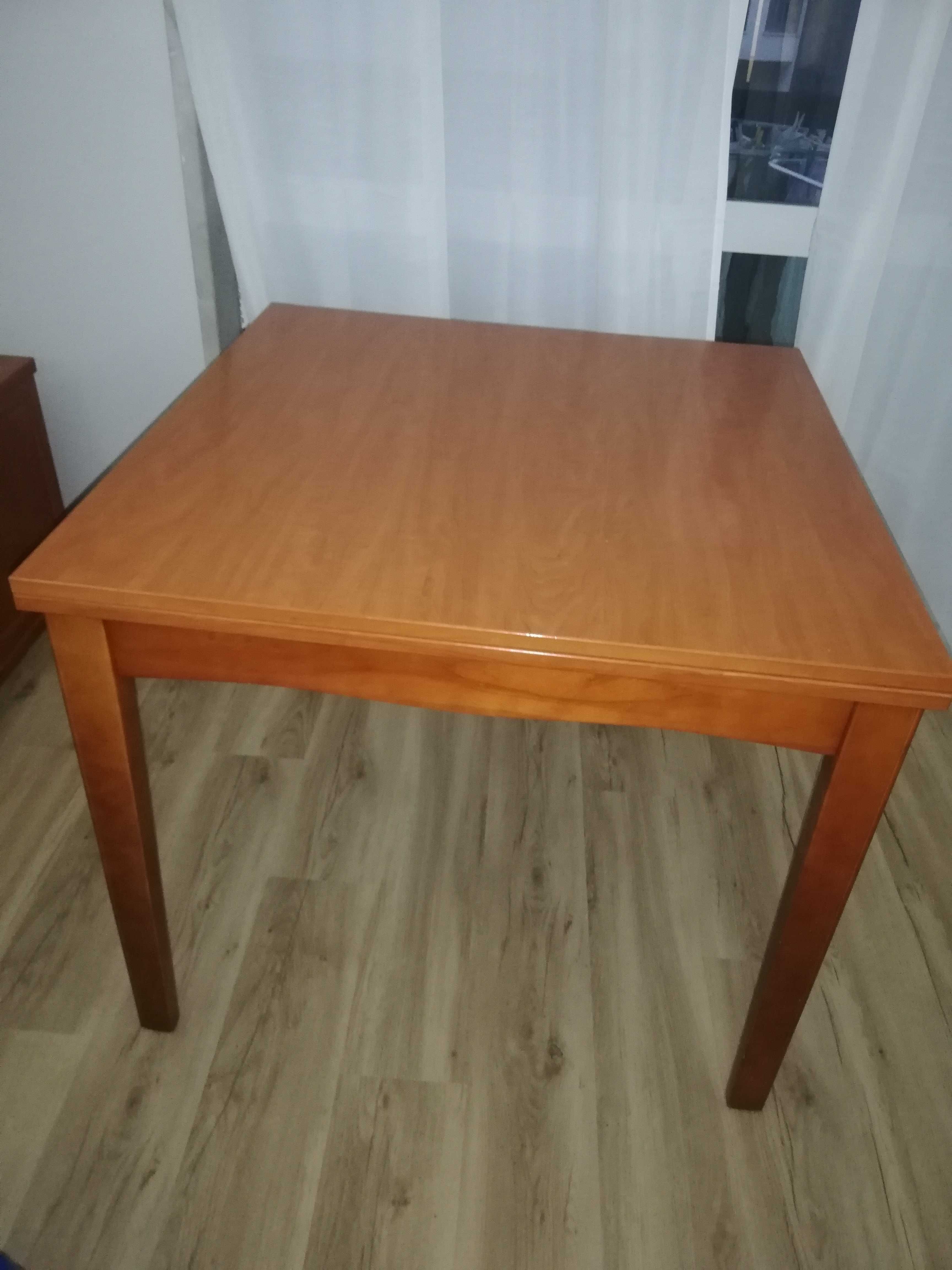 Mesa de jantar extensível