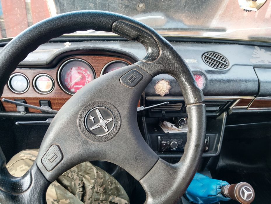 Продам ВАЗ 2103 їздив дідусь