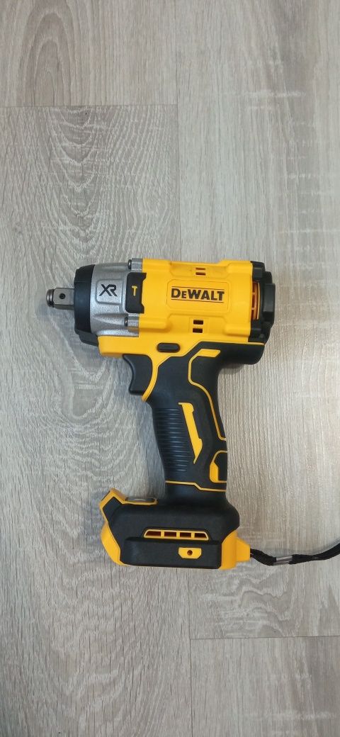 Гайковерт DeWalt DCF922