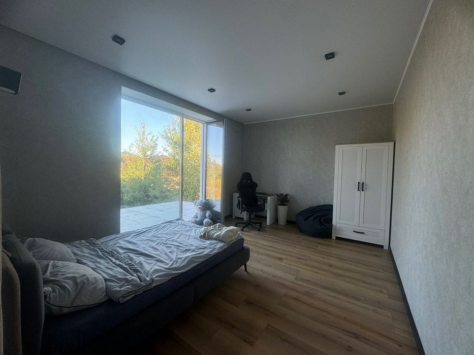 Сучасний сімейний будинок