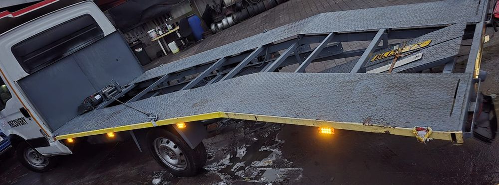 Iveco dayli 2.3 EUR 5 polift najazd autolaweta anglik silnik przód