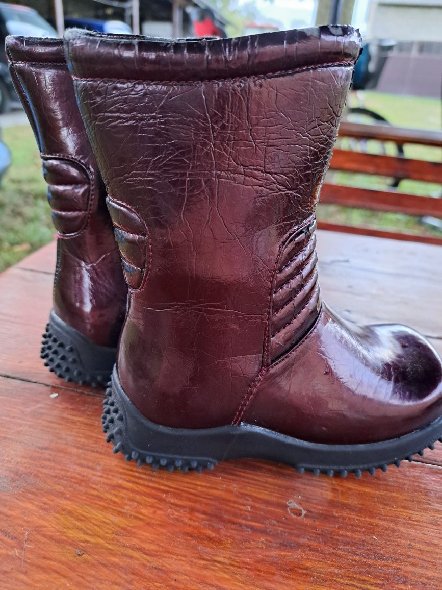 Buty na zimę dla dziewczynki lakierowane