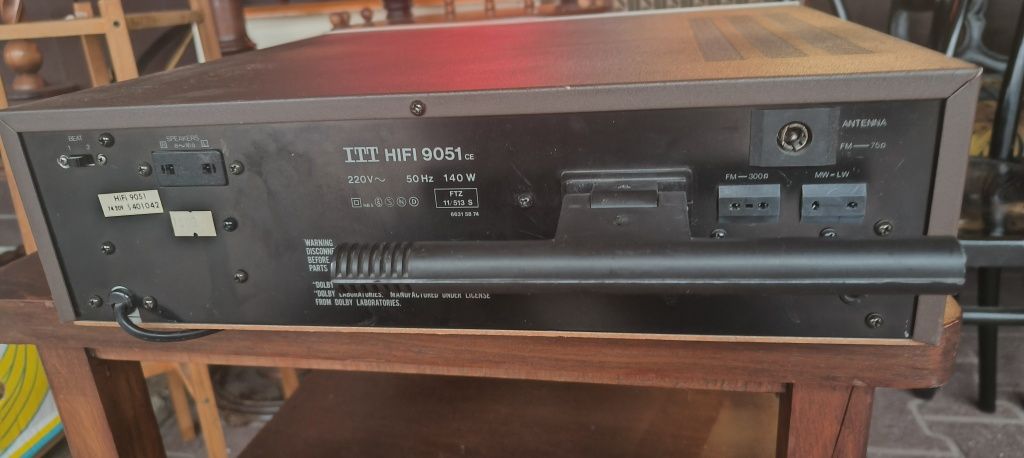 Amplituner ITT HIFI 9051.   Z magnetofonem